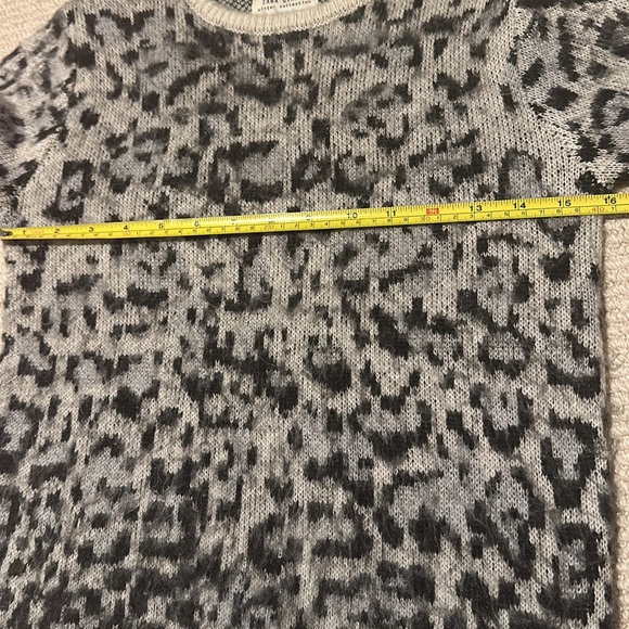Zara Girls Soft Leopard Sweater - Picture 5 of 6